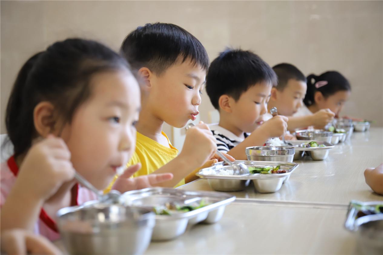 用心做美食，用愛(ài)做教育——漢江實(shí)驗(yàn)學(xué)校幼兒園美食攻略