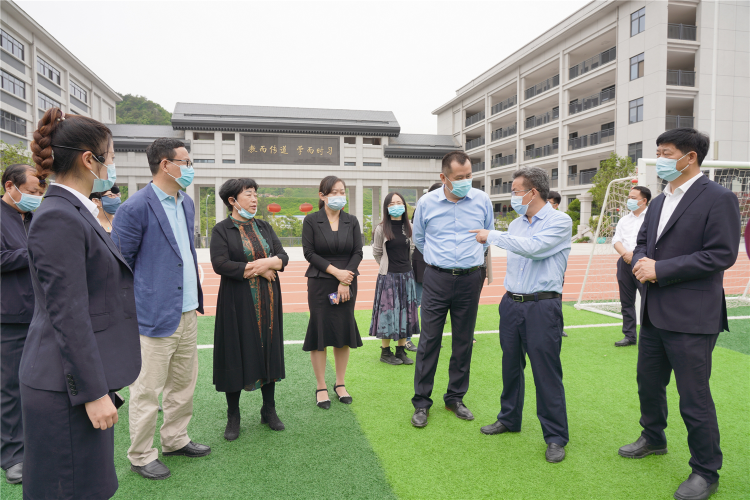 市人大常委會副主任劉學(xué)勤一行來我校視察工作